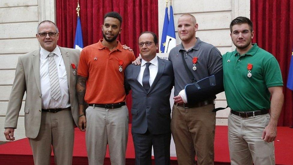 (L-R) Chris Norman, Anthony Sadler, Francois Hollande, Spencer Stone and Alek Skarlatos, 24 Aug