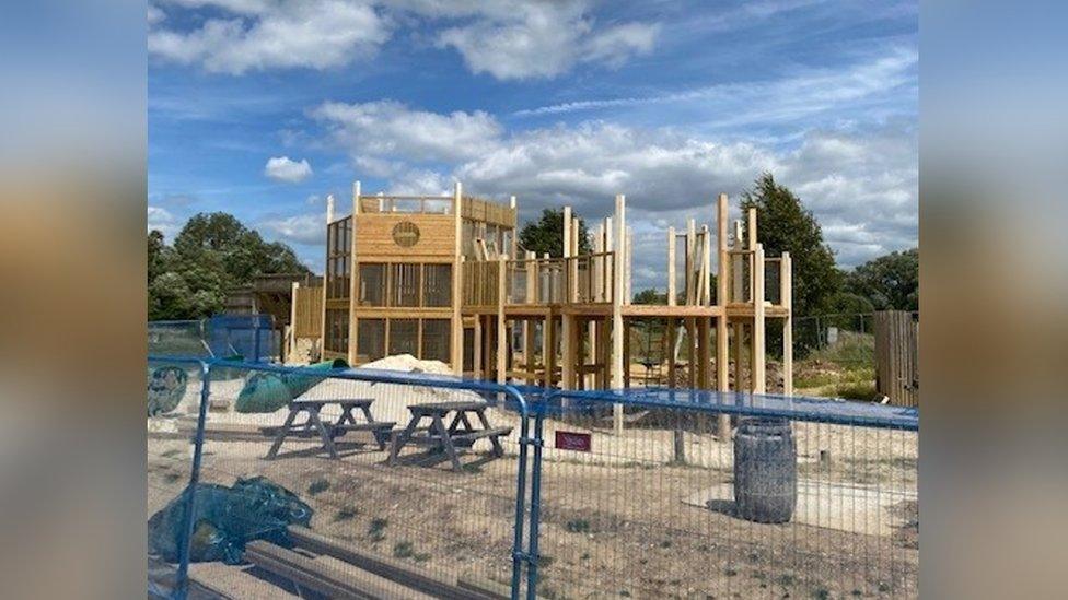 Stanwick Lakes play equipment being built