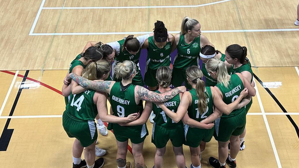 The Guernsey Women's Basketball team before their Bronze medal match vs Isle of Man at The Island Games 2023