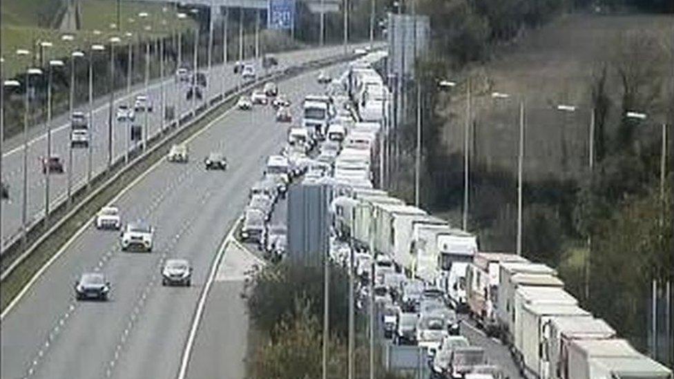 Queues on the M20