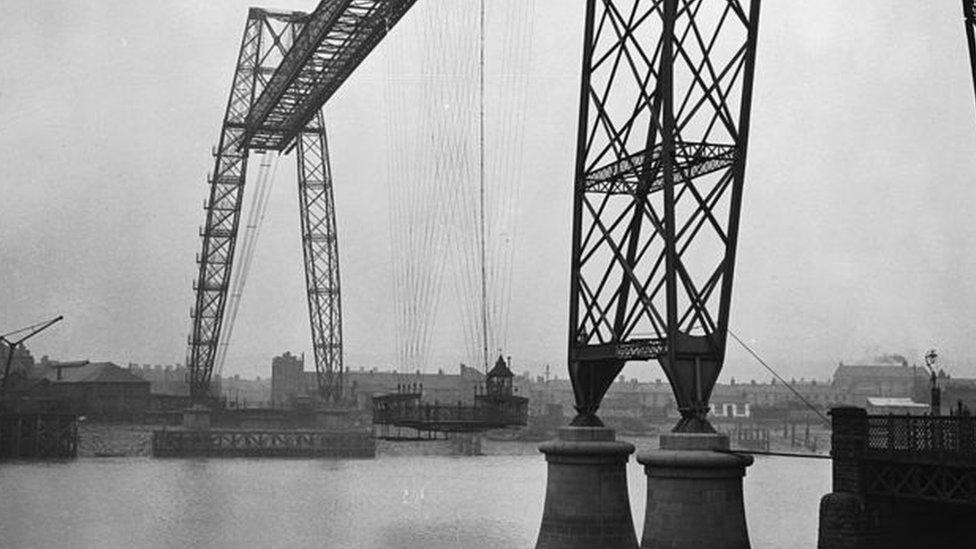 Newport transporter bridge in 1906