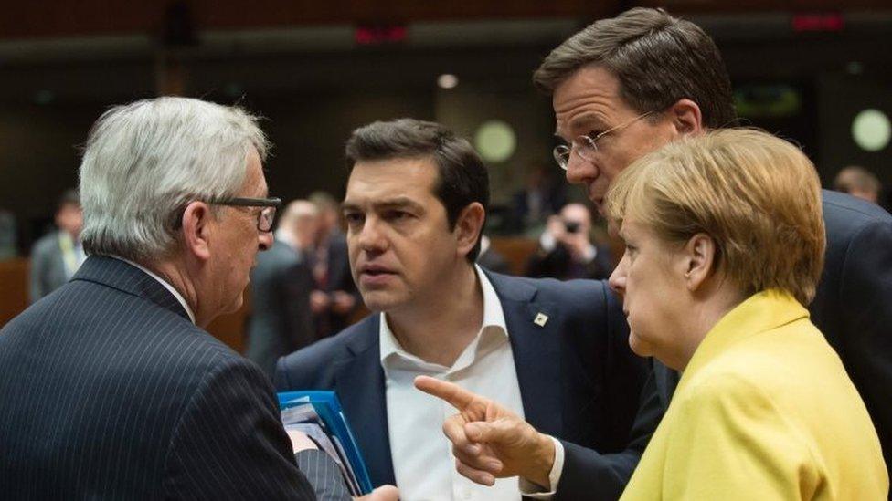 EU Commission President Jean-Claude Juncker (left) talks with Greek Prime Minister Alexis Tsipras (2nd left), Dutch Prime Minister Mark Rutte (2nd right) and German Chancellor Angela Merkel in Brussels. Photo: 18 March 2016