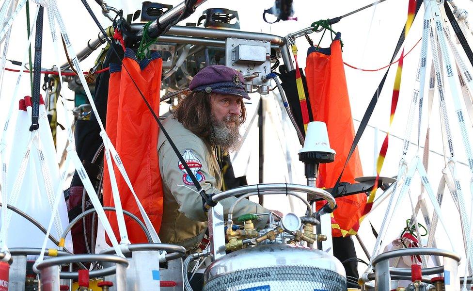 Russian set to beat round-the-world solo balloon record - BBC News