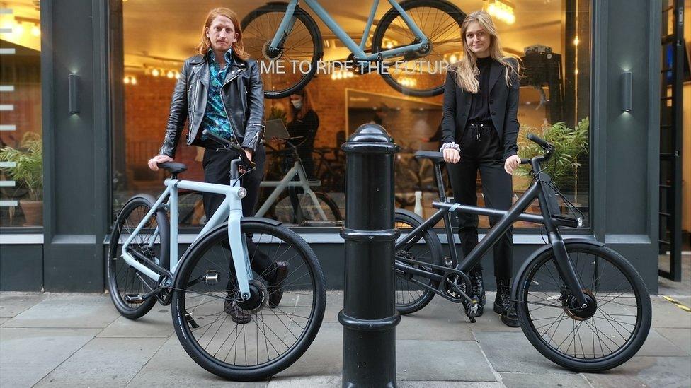 Leigh Richards and Hannah Maersk