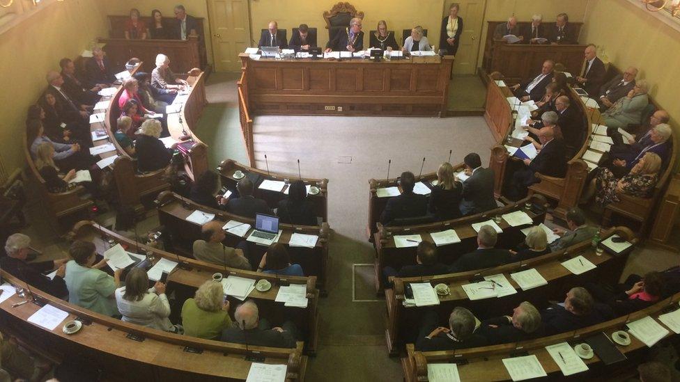 The alliance was officially confirmed at a meeting of the full council