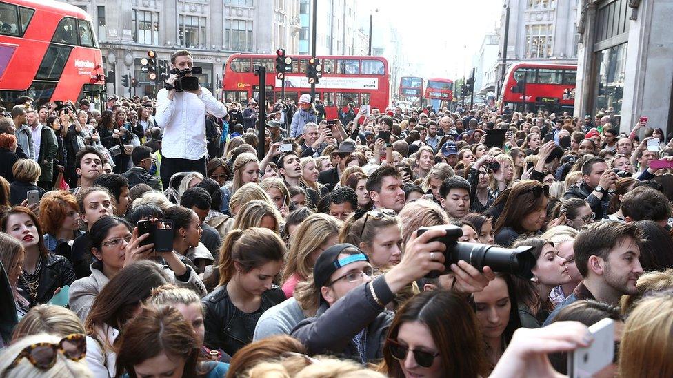 Swarms of people outside Topshop