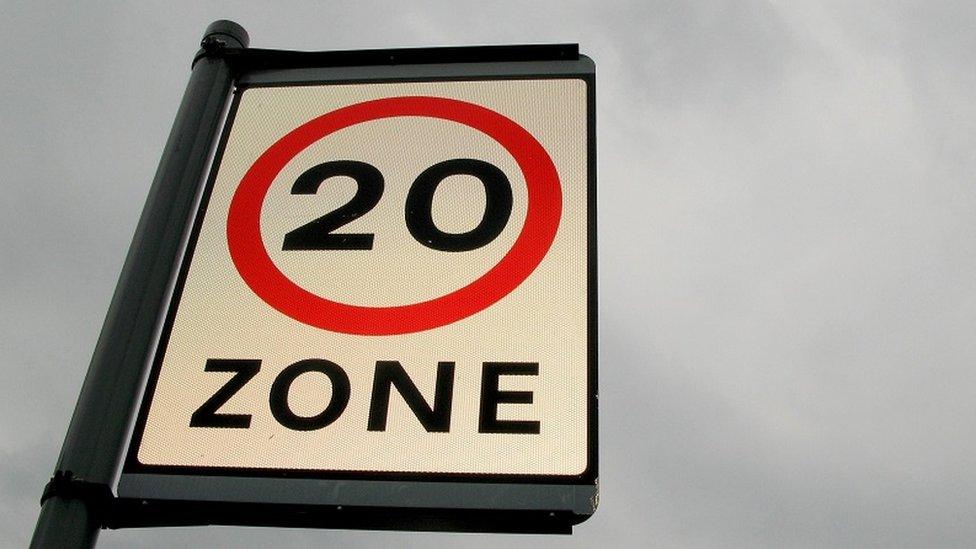 20mph zone sign