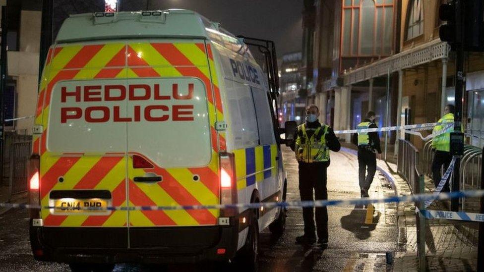 Police van on Queen Street