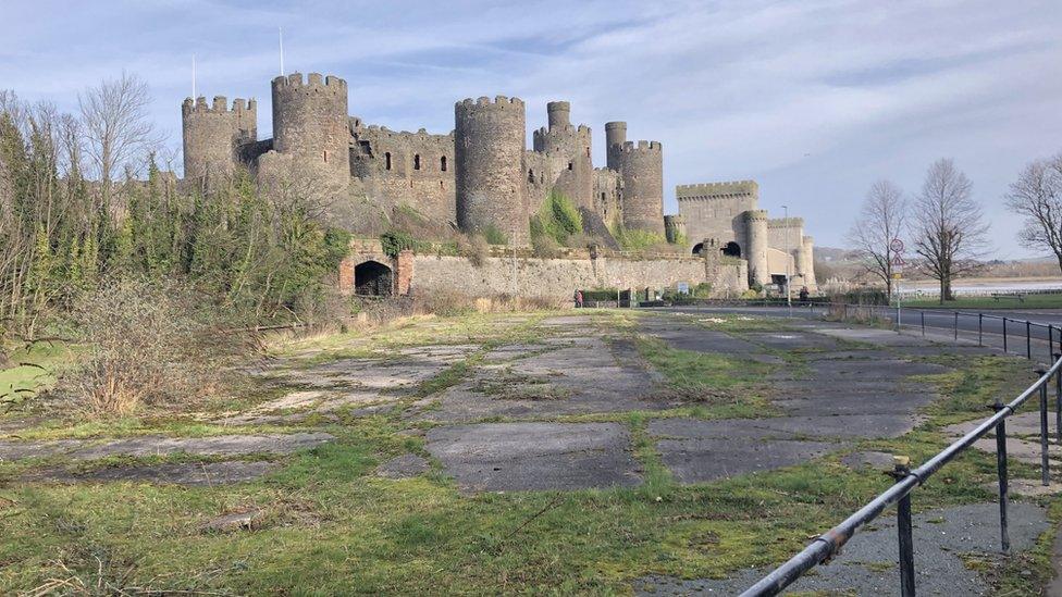 Safle ger Castell Conwy