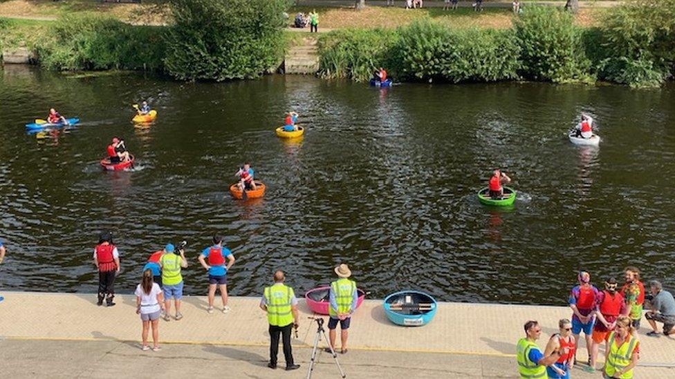 Coracle racers