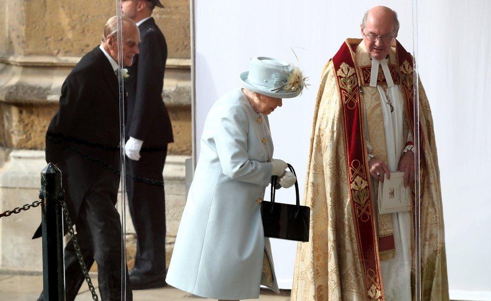 Queen Ellzabeth II and the Duke of Edinburgh arrive ahead of the wedding of Princess Eugenie to Jack Brooksbank at St George"s Chapel in Windsor Castle