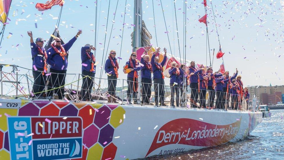 Derry clipper crew's confetti au revoir