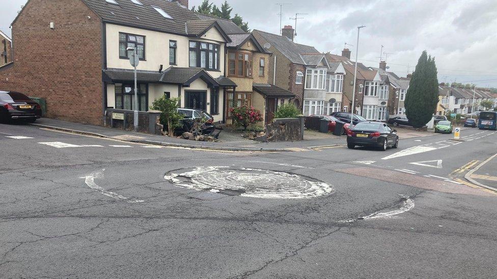 A roundabout on St Margaret's Avenue, Luton