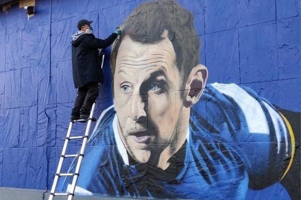 Rob Burrow mural