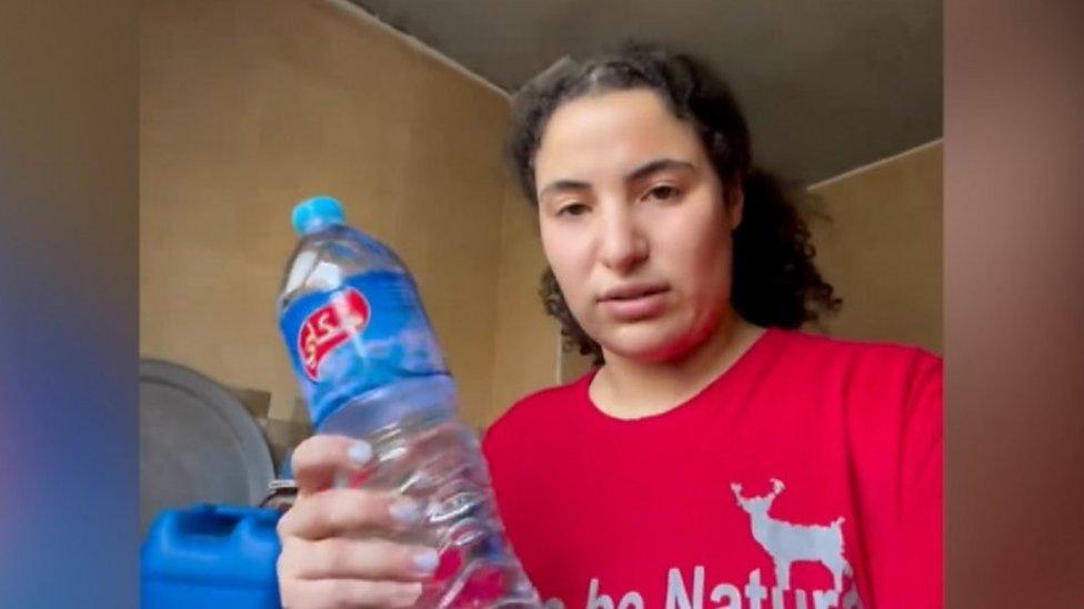 Bisan Owda posted this video of opening a bottle of water, after three days of no clean water to drink