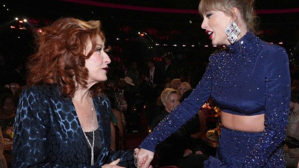 Bonnie Raitt with Taylor Swift