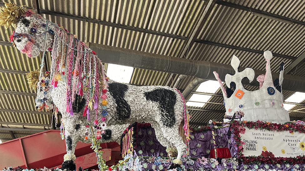 Horse and carriage float