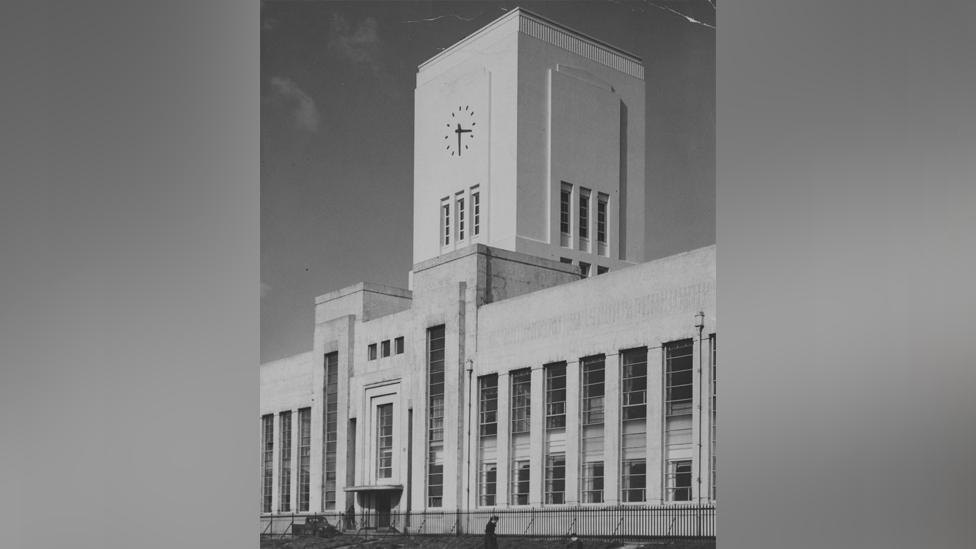 Littlewoods building in the 1950s