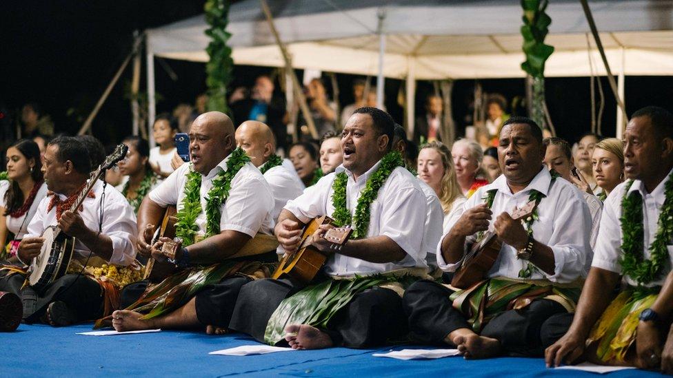 Tongan artists perform for the royal couple