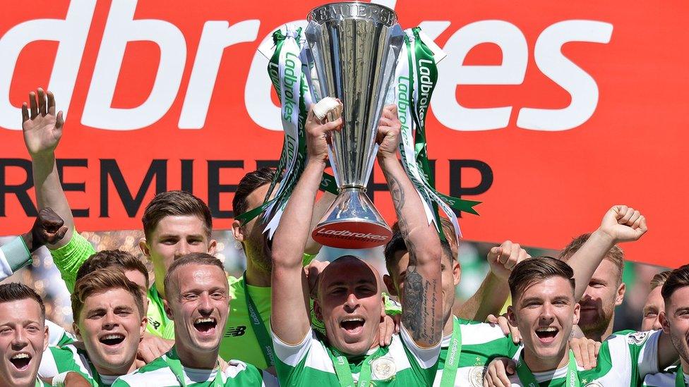 celtic-with-2018-trophy