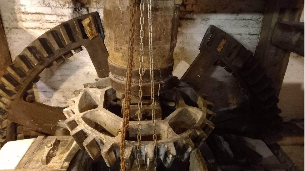 Shattered drive wheel at Calbourne Water Mill