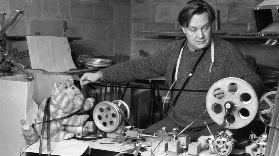 Oliver Postgate producing Bagpuss