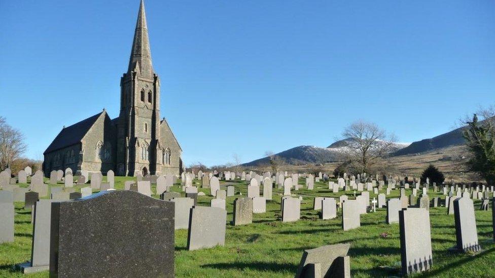 Church and graveyard, Deiniolen