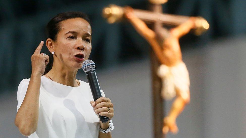 Presidential candidate Grace Poe addresses the crowd during a prayer vigil for a honest, fair, and orderly elections, held on 1 May at suburban Paranaque city