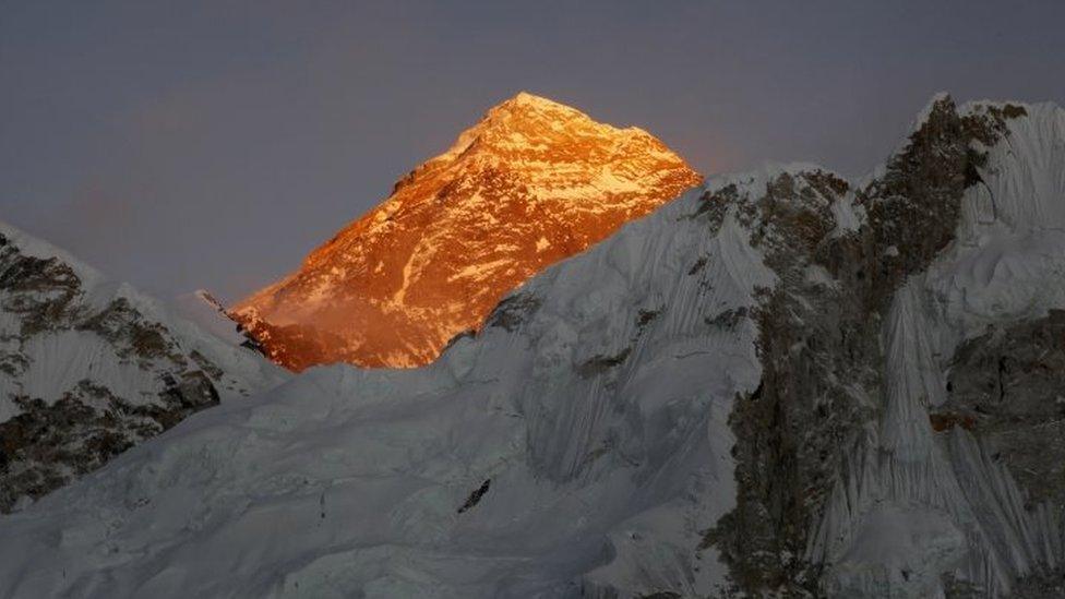 Mount Everest (12 November 2015)