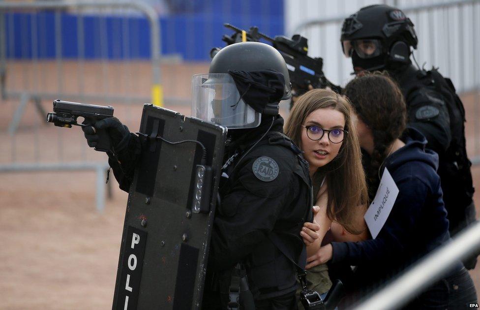 Terror simulation exercise in Lyon