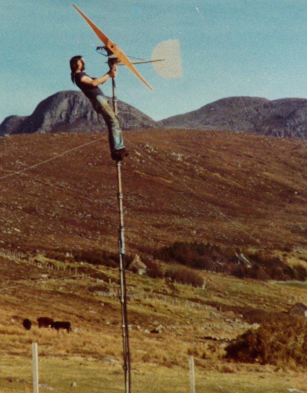 Hugh Piggott and a wind turbine at Scoraig in the 1980s