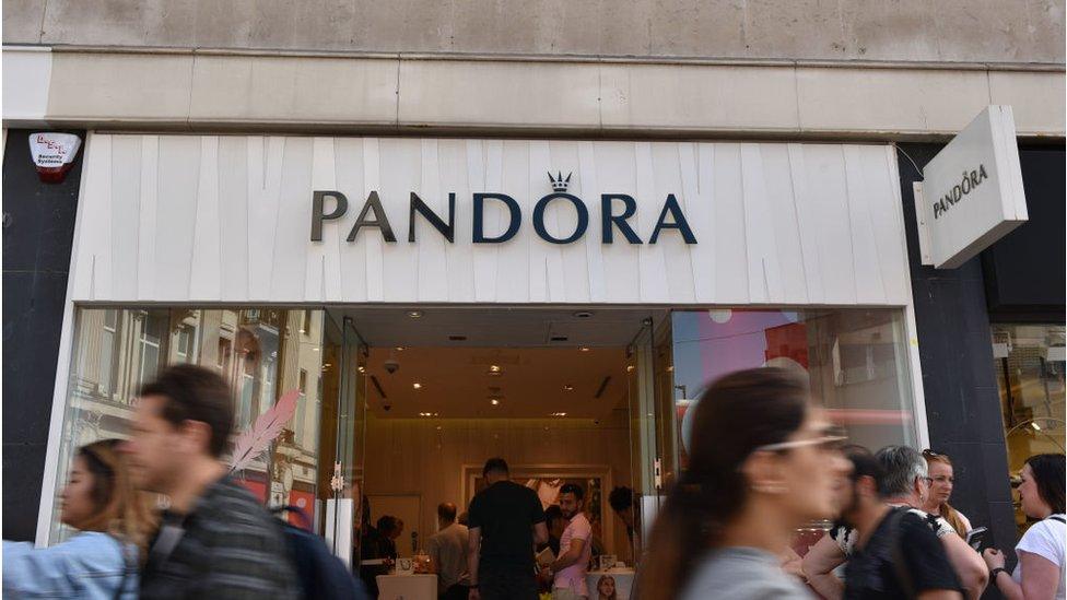 Pandora store front