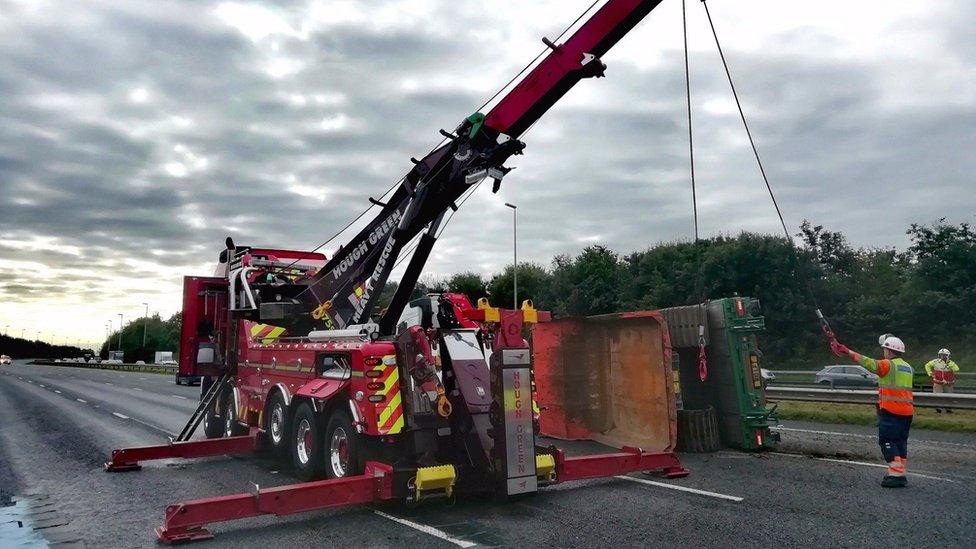 M6 lorry crash