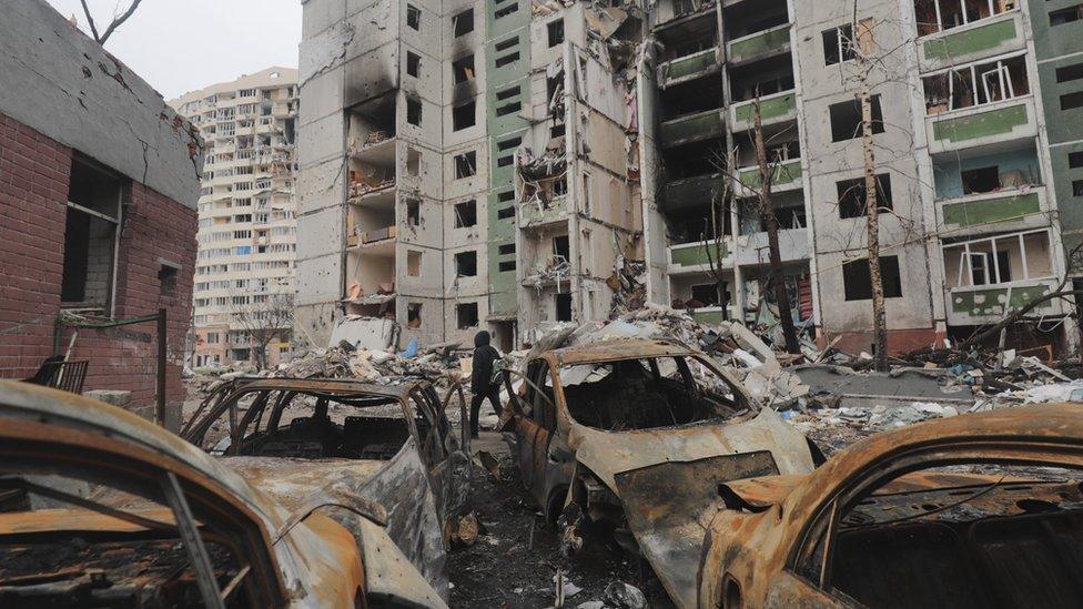 destroyed building in chernihiv