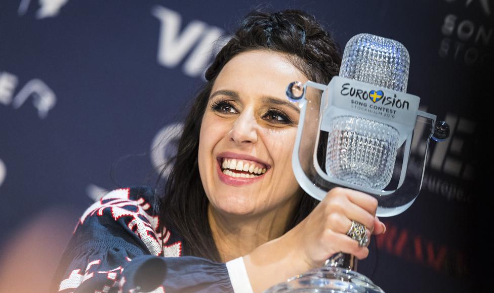 Jamala with Eurovision award, 14 May 16