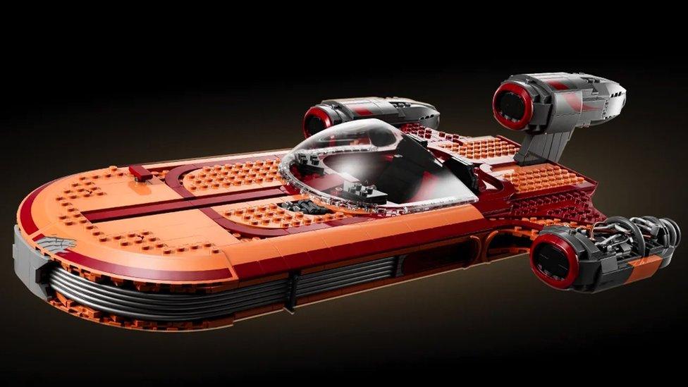 Lego Star Wars Luke Skywalker Landspeeder model