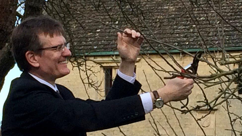 A graft is taken from Sir Isaac Newton's apple tree at Woolsthorpe Manor, for the Ujiversity of Lincoln