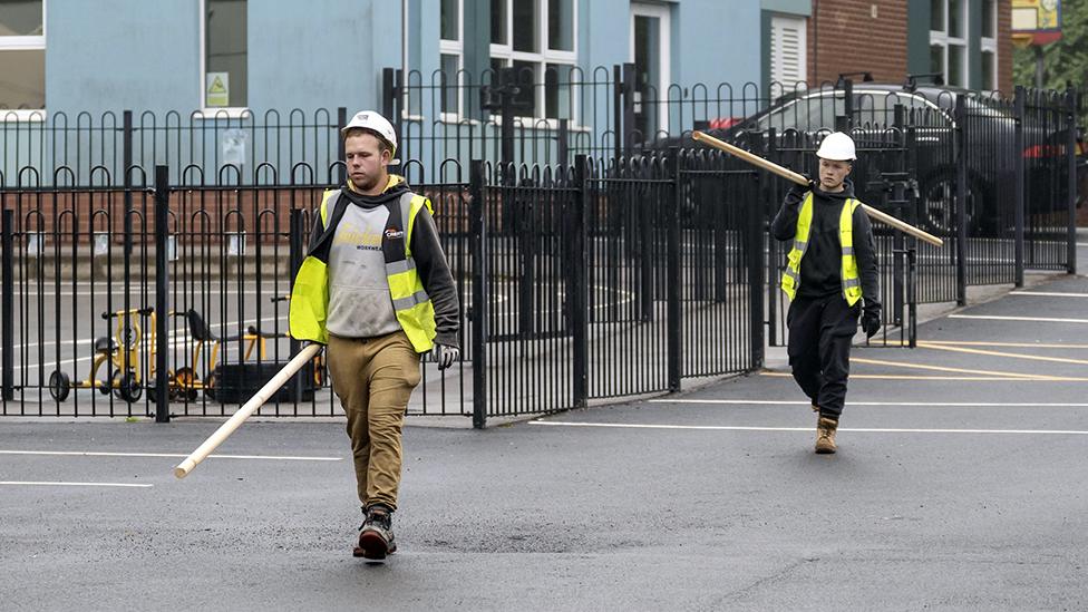 Builders at Abbey Lane Primary School, Sheffield