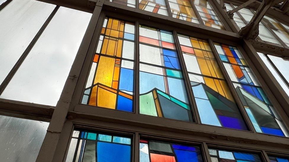 Multi-coloured glass panels