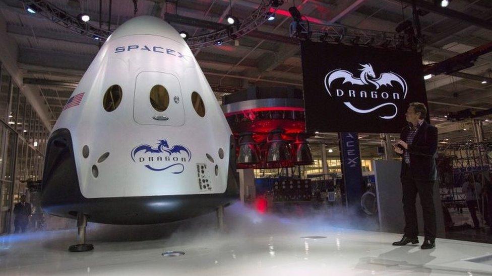 Elon Musk unveils Dragon V2 spacecraft in California. Photo: May 2014