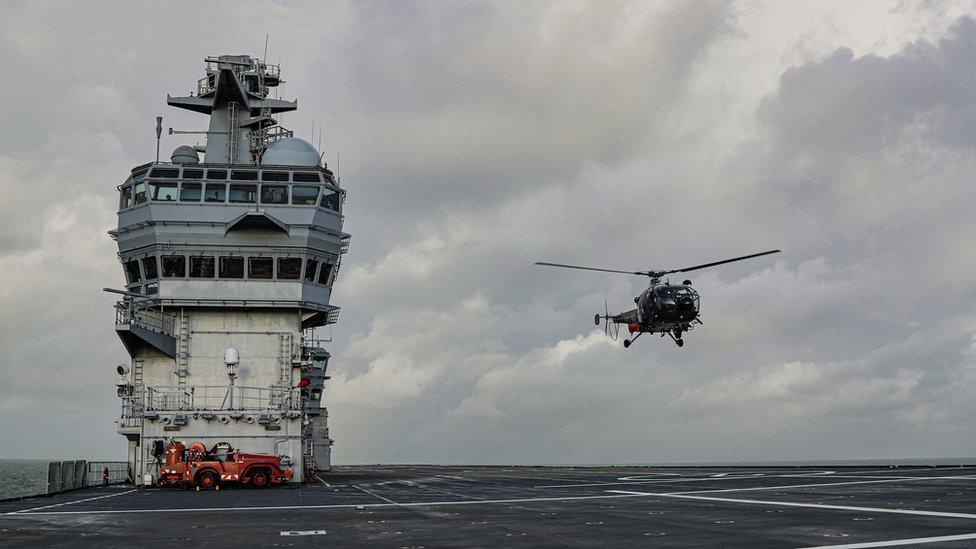 An Alouette 3 helicopter landing on board the FS Tonnarre.