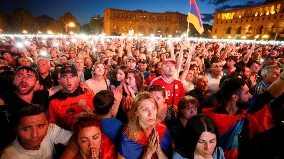 Supporters of Armenian opposition leader Nikol Pashinyan react, after his bid to be interim prime minister was blocked by parliament, during a rally in central Yerevan, Armenia, May 1, 2018.