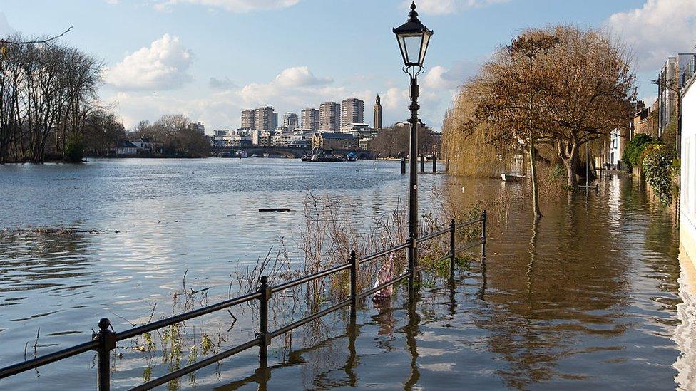 river-flood-flooding.