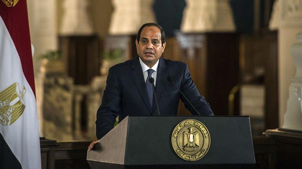 Egyptian President Abdul Fattah al-Sisi talks at a press conference in Cairo (4 October 2015)