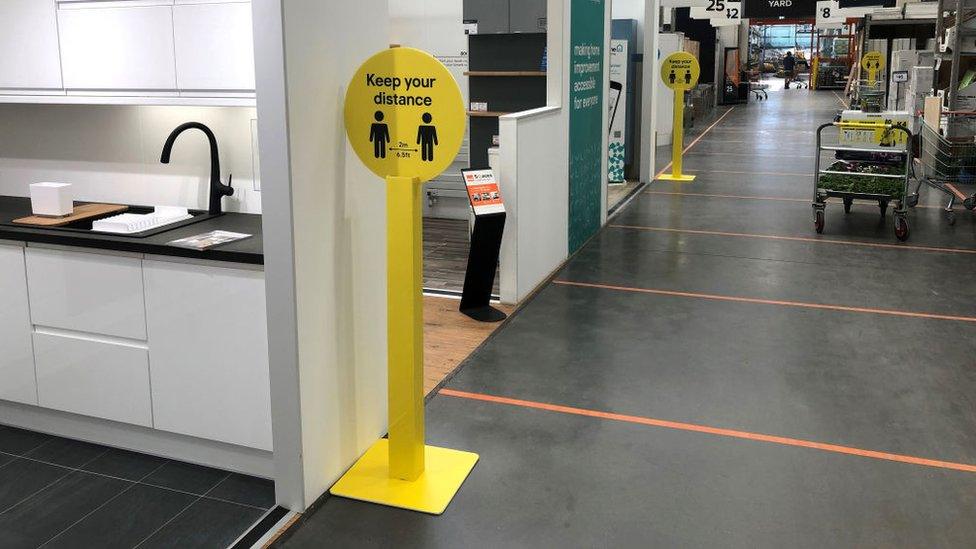 B&Q social distancing floormarkers