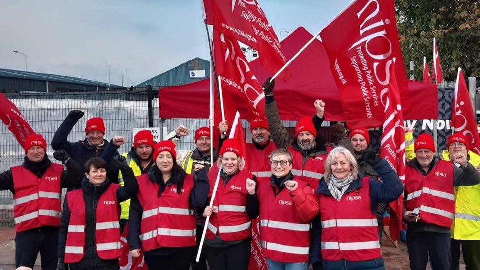 Striking Nipsa members