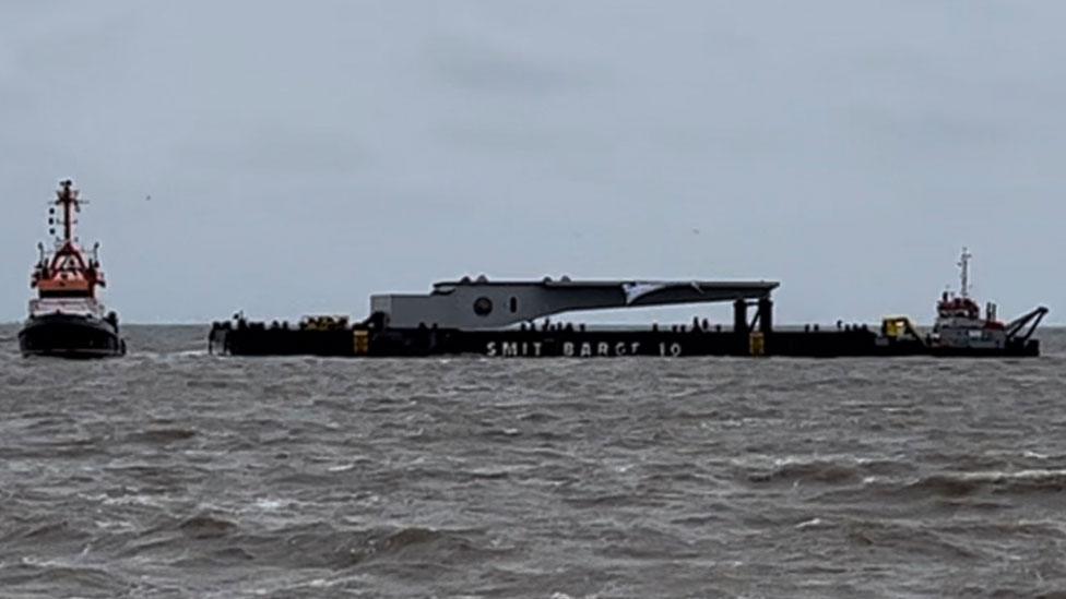 Bridge arrives by sea, Great Yarmouth