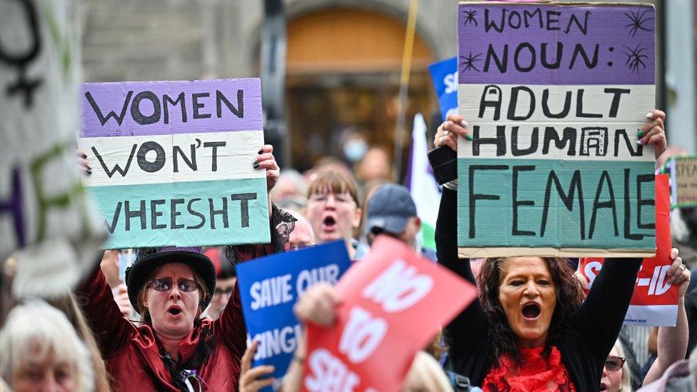 women rally Holyrood