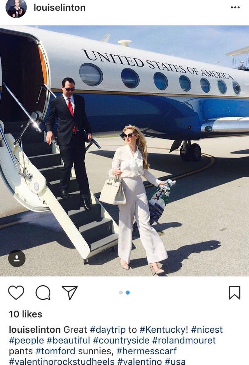 photo of Louise Linton and Steve Mnuchin disembarking a US Air Force plane