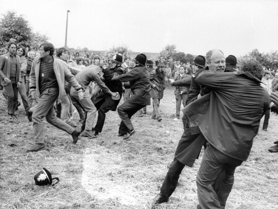 Pitch battles between police and miners, Orgreave 1984